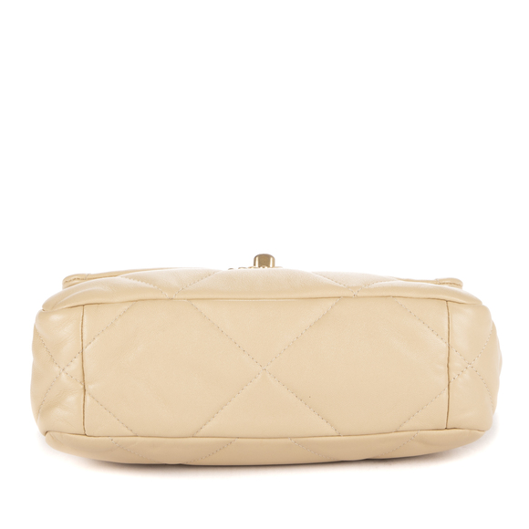 Chanel 19 Flap - Picture 6 of 11